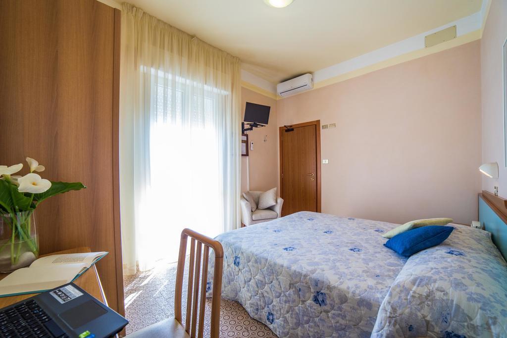 Hotel Barca D'Oro Bellaria-Igea Marina Exterior photo